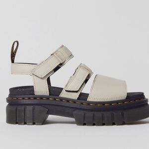 Dr. Marten Ricki's 3 Strap Platform Cream Lug-Sole Women's Sandals Size 10 NWT